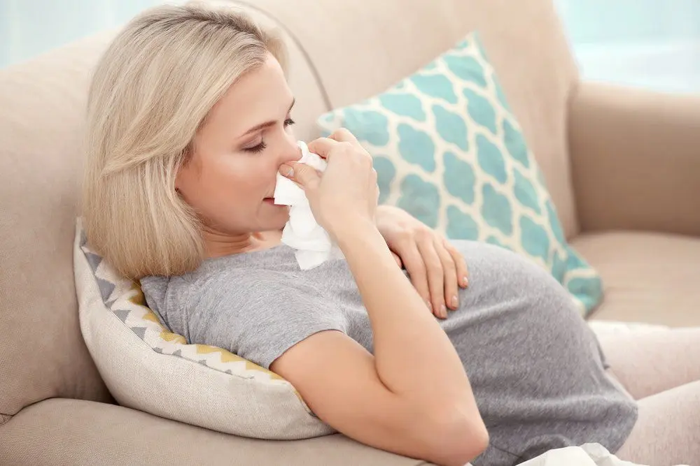 Colds and pregnancy: how to treat yourself?