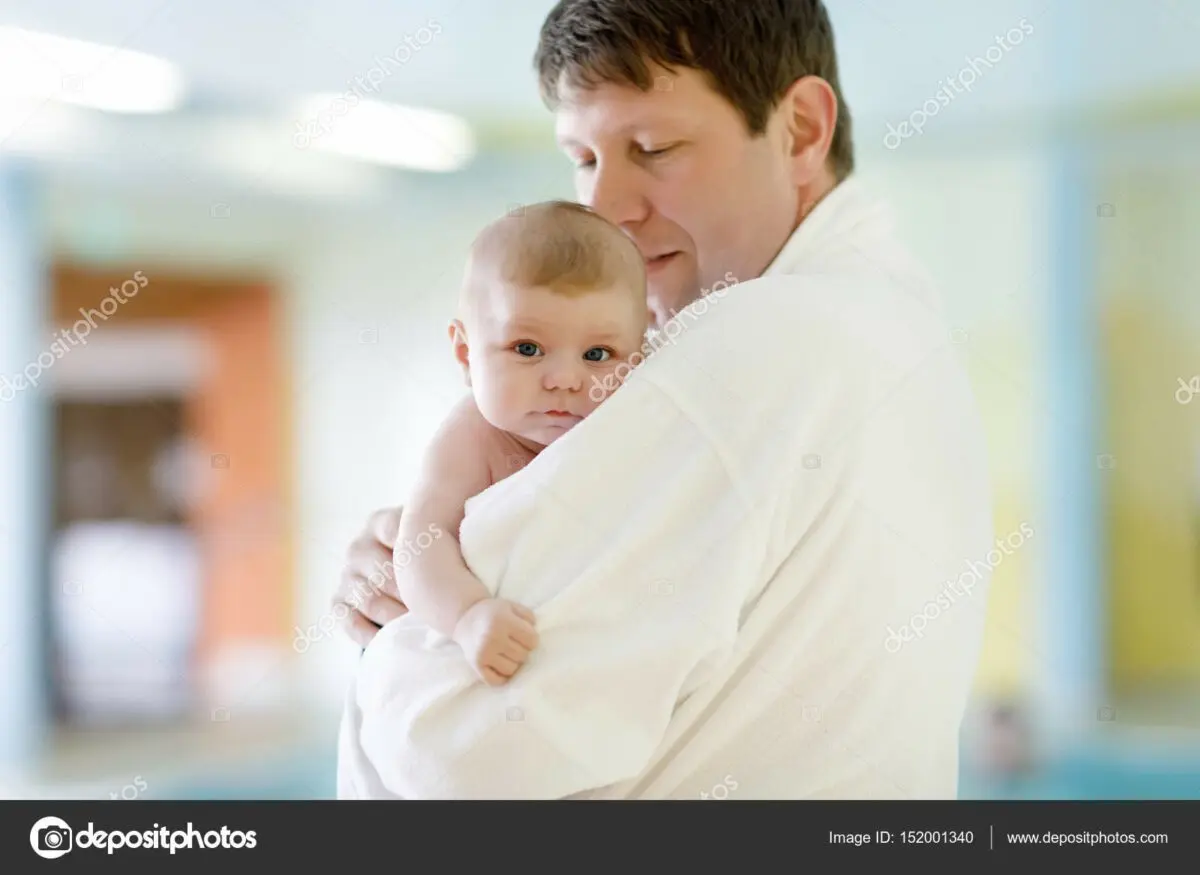 Dad goes to a spa with baby