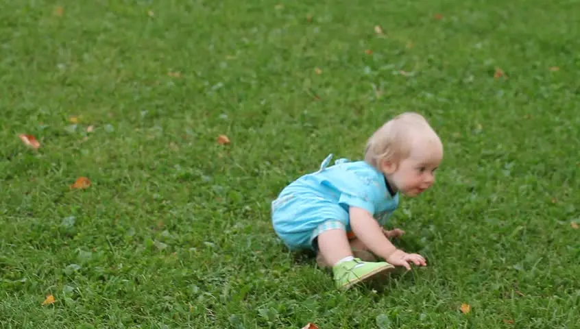 First steps… In the grass, it&#8217;s more difficult!