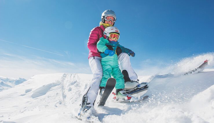 Ibu masa depan bermain ski
