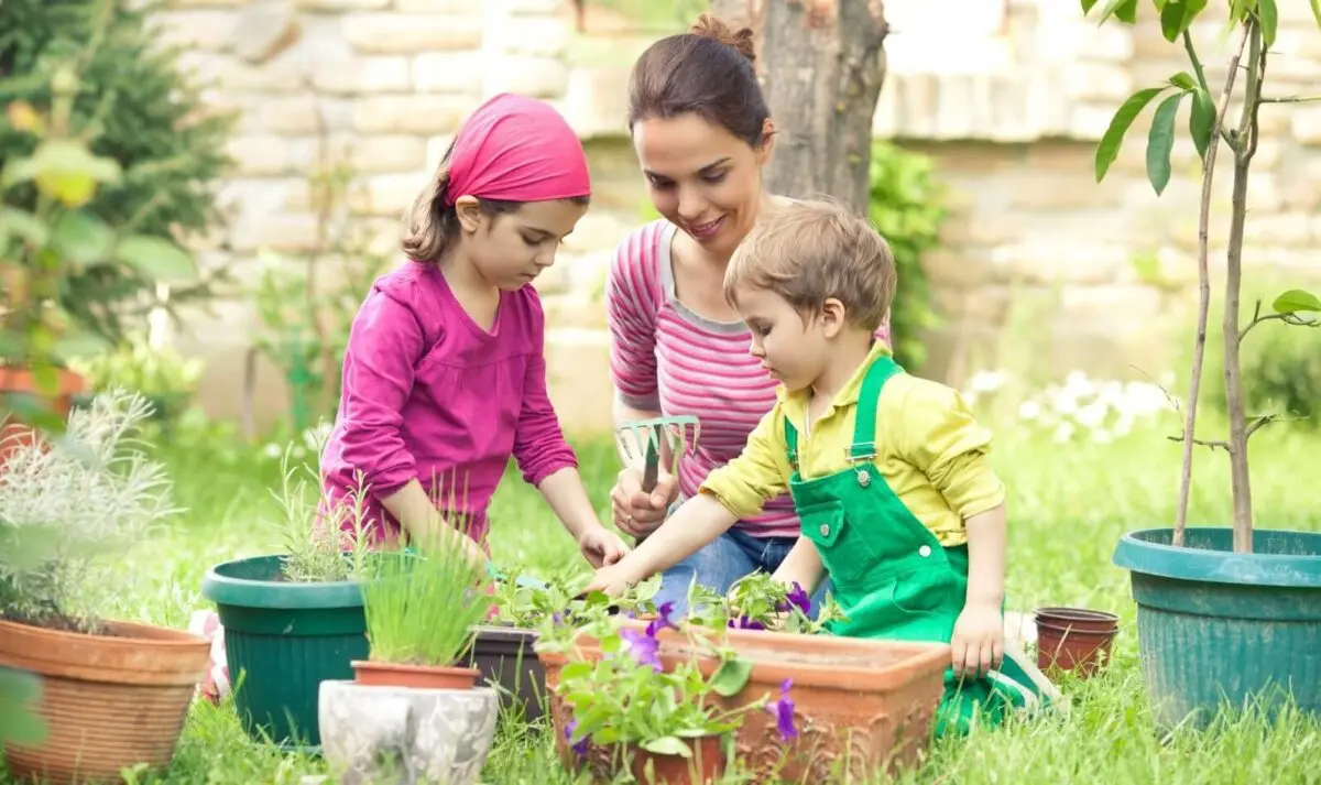 Gardening with your child