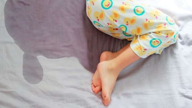 Fëmija im lag shtratin: po sikur të provonim hipnozën?