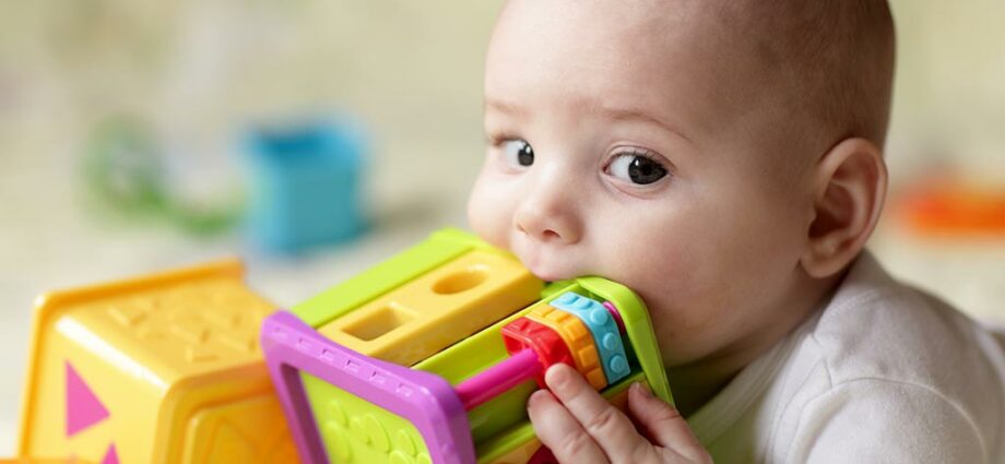 Oral stage: Baby puts everything in his mouth