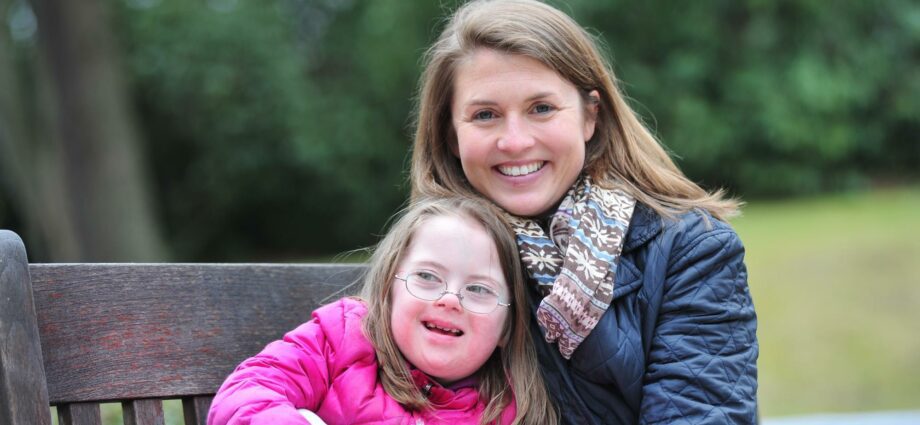 Föräldrar till ett barn med Downs syndrom: vem ska man kontakta för uppföljning?