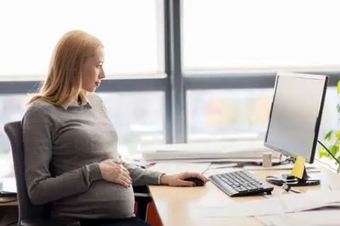 Pregnant at work: how to deal with it?