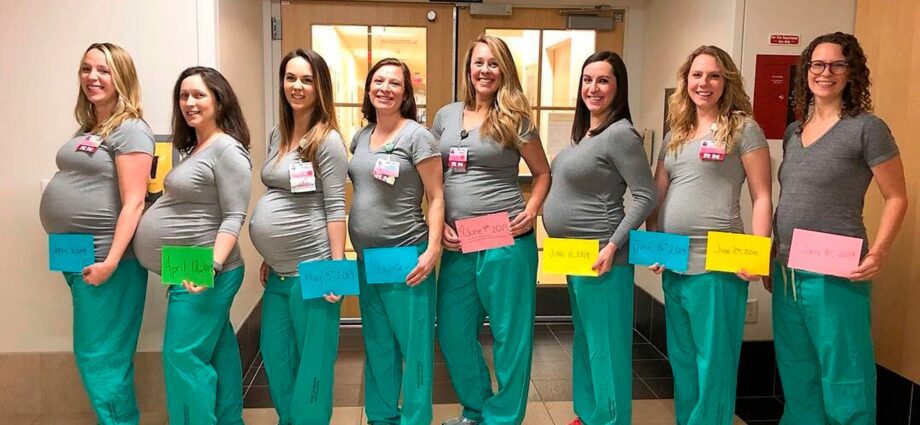 Terhes sztárok: 2017-ban szoptatnak