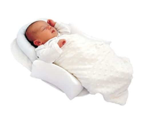 Sleep: should you use a baby wedge?