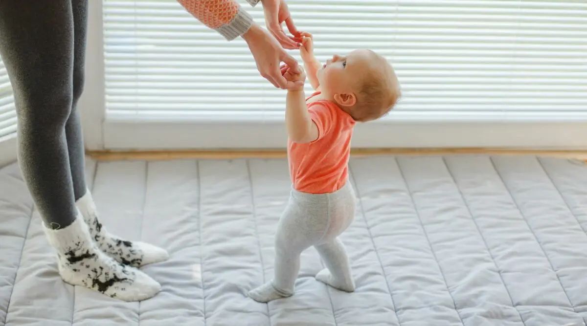 The acquisition of baby walking