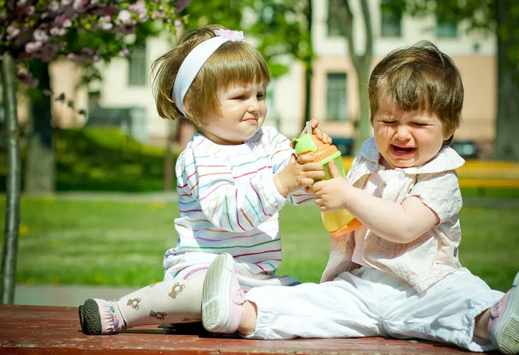 Twin children: how to deal with daily life?