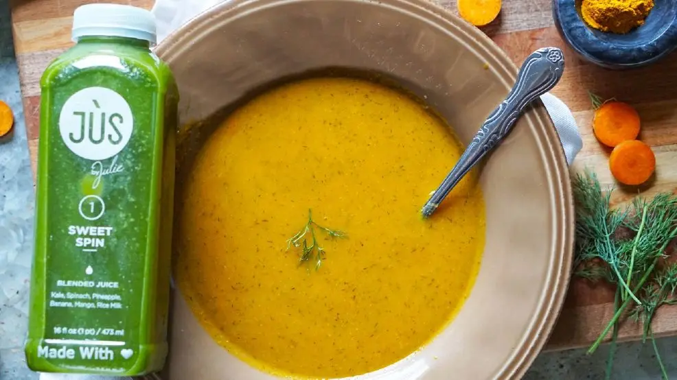 Waters, juices, soups… What do we give him to drink?
