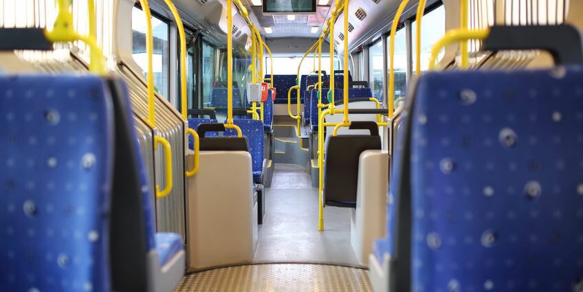 Първото пътуване на вашето дете с автобус, влак или метро