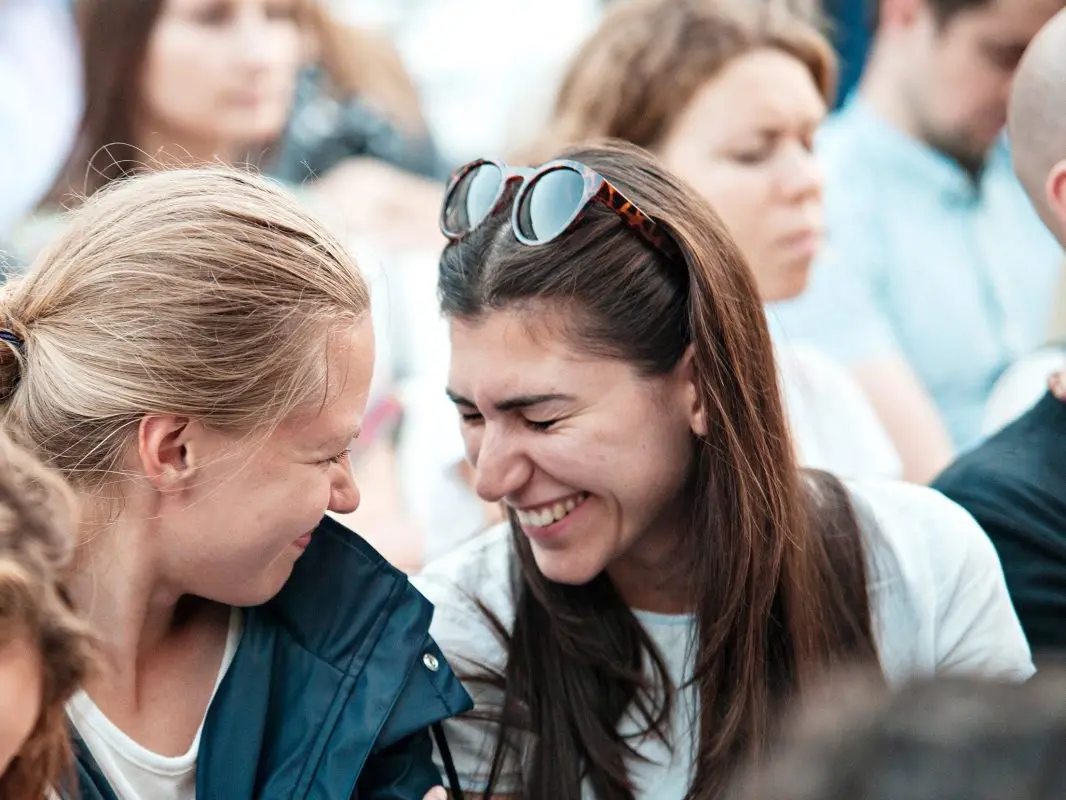 16 psychological tricks to please people