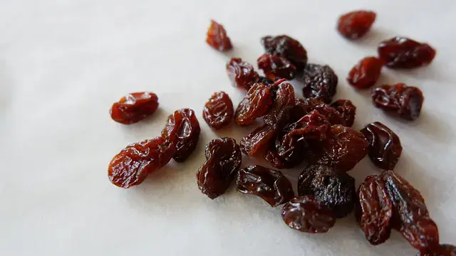 3 recipes for making raisin wine at home