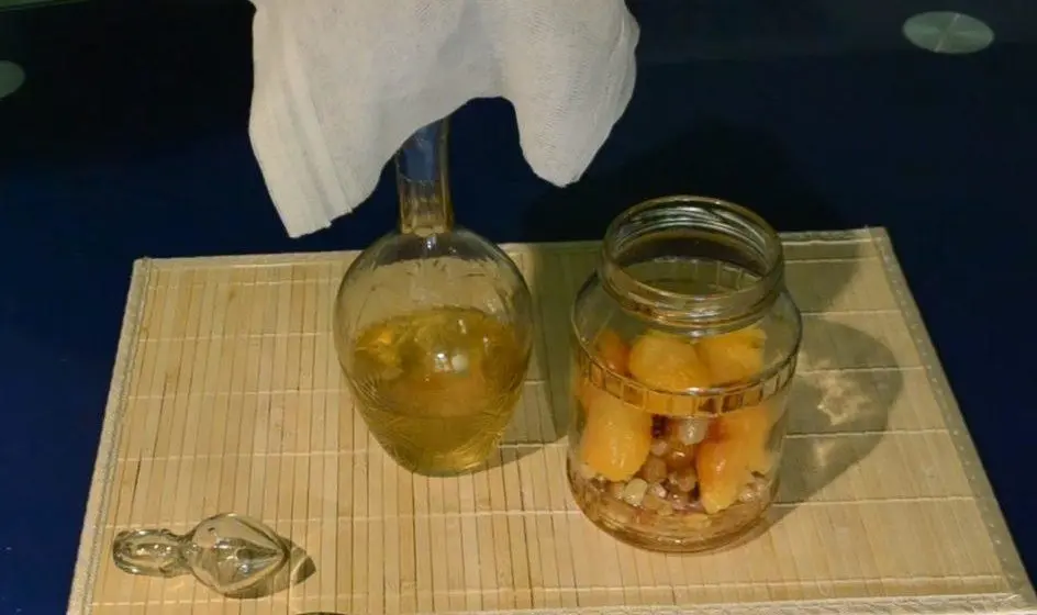 5 recipes for tinctures on dried apricots on moonshine, vodka and alcohol