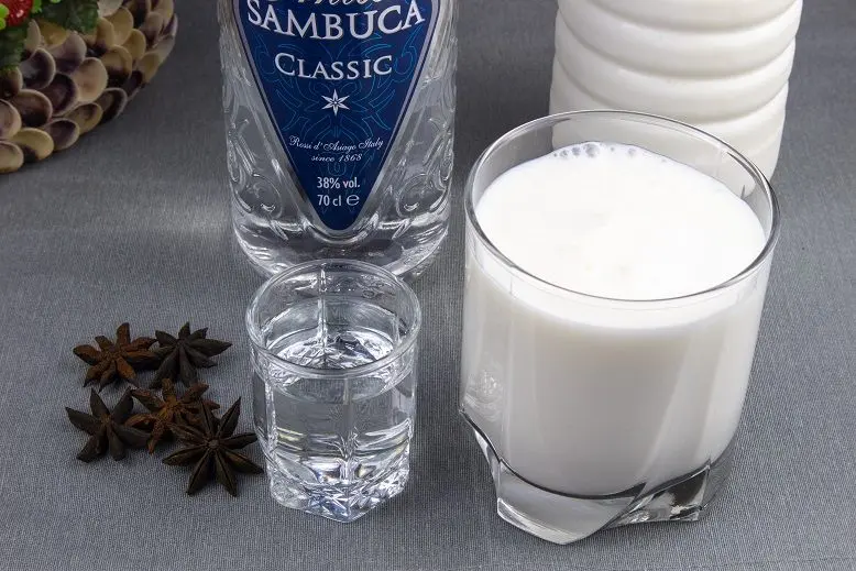 6 Best Ways to Drink Sambuca