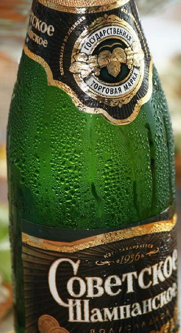 A Brief History of Champagne and Other Sparkling Wines