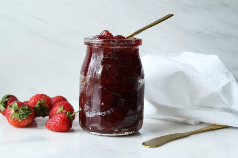 A detailed recipe for moonshine from jam at home!