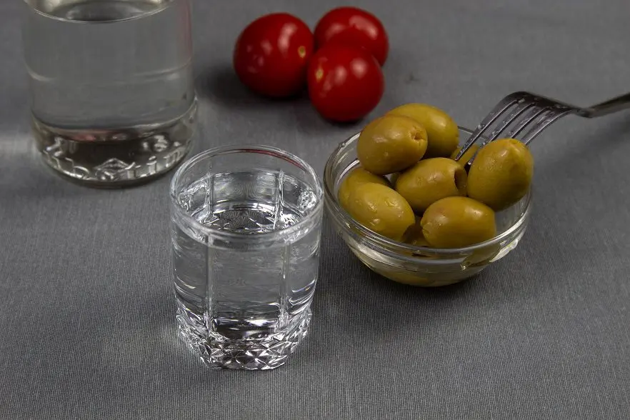 A simple recipe for cherry plum moonshine