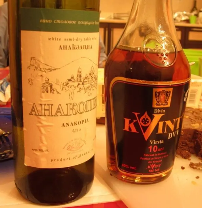 About Abkhazian wines: low-grade sour or not, how much it costs on average, how Abkhazians drink them and the 10 best in my opinion