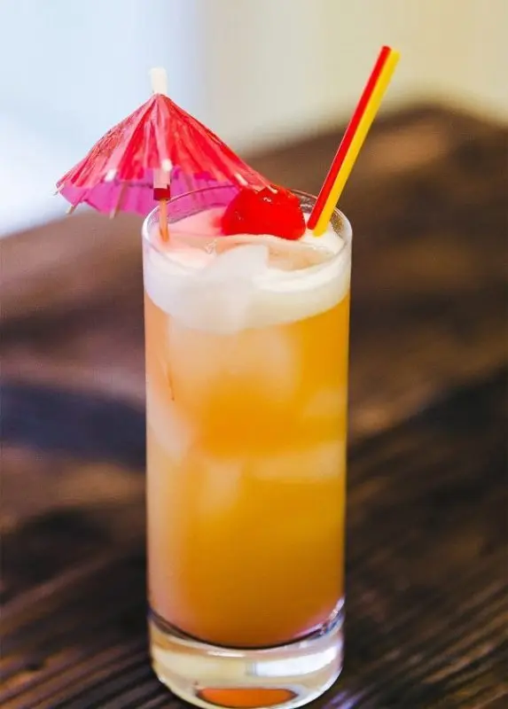 Acapulco dream &#8211; a cocktail with tequila, rum and whiskey