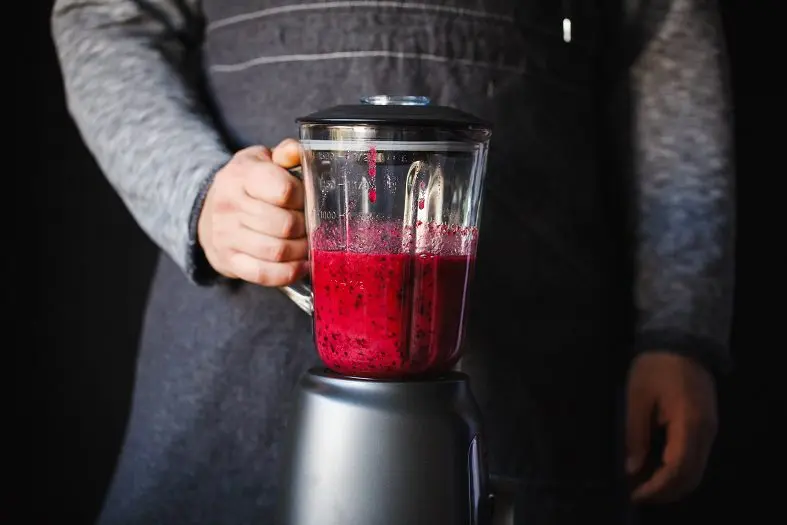 Advantages and disadvantages of different types of cocktail shakers