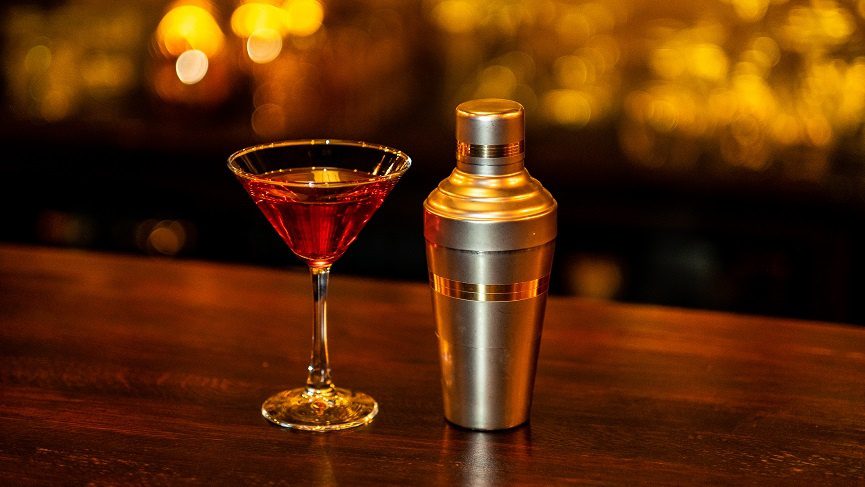 Advantages and disadvantages of different types of cocktail shakers