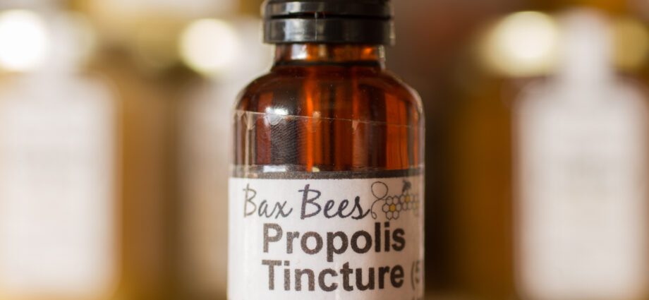 Alcohol tincture of propolis for treatment and prevention