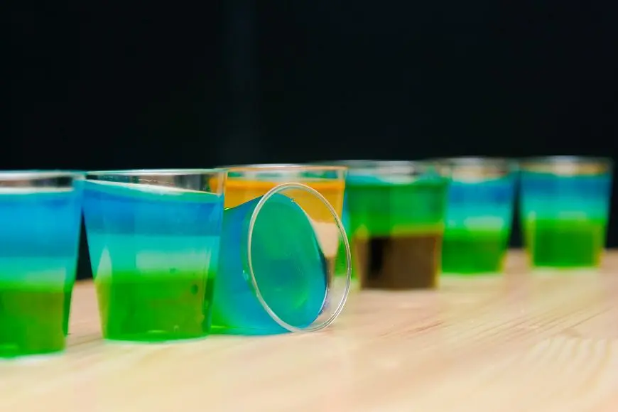 Alcoholic jelly &#8211; a non-standard dessert for a party