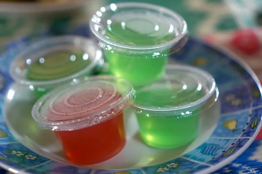 Alcoholic jelly &#8211; a non-standard dessert for a party