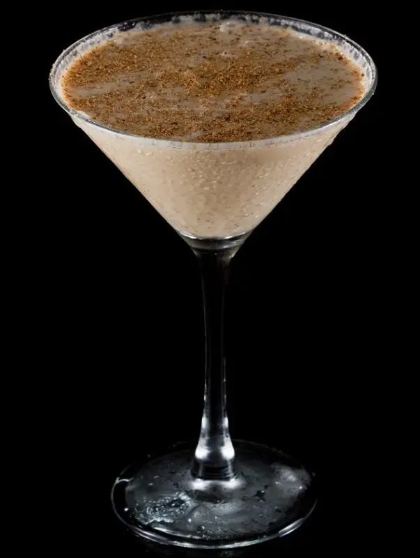 Alexander &#8211; sweet cocktail with cognac (brandy), cocoa and cream