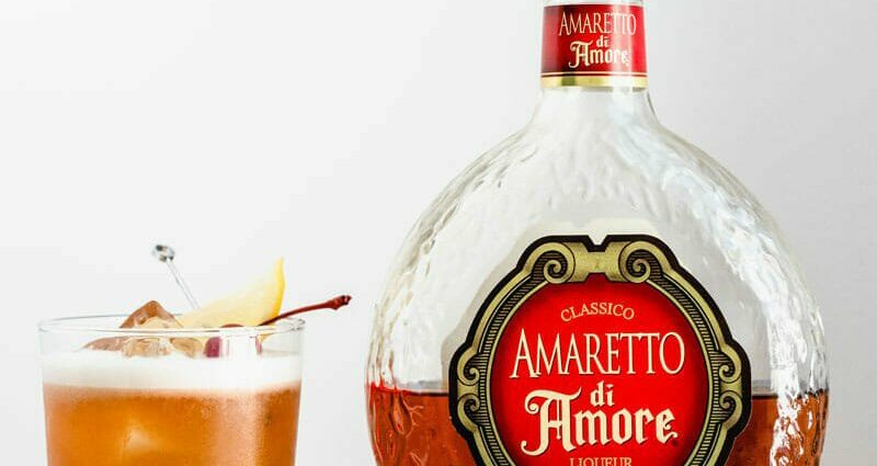 Amaretto: what you need to know how to drink, brands + 2 recipes at home