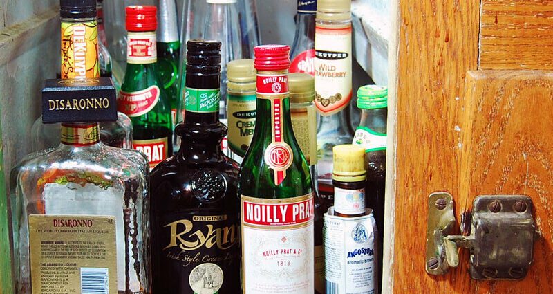 Assorted liqueurs: 6 recipes at home