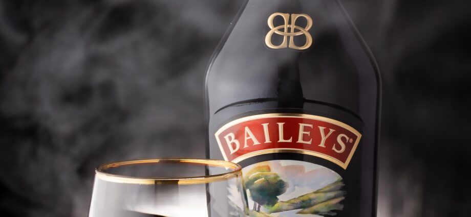 Baileys: history, types, how much is stored, what is combined with and how to dilute