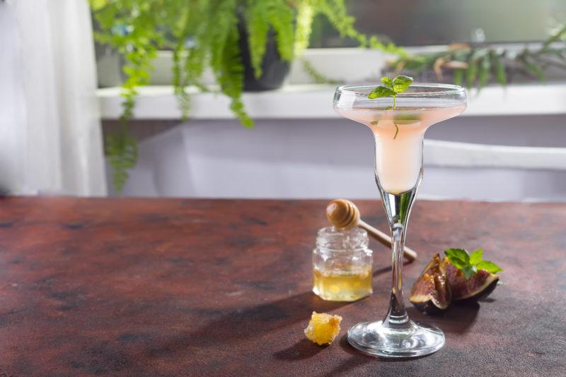 Bellini Cocktail &#8211; 9 Best Recipes, Ingredients and History