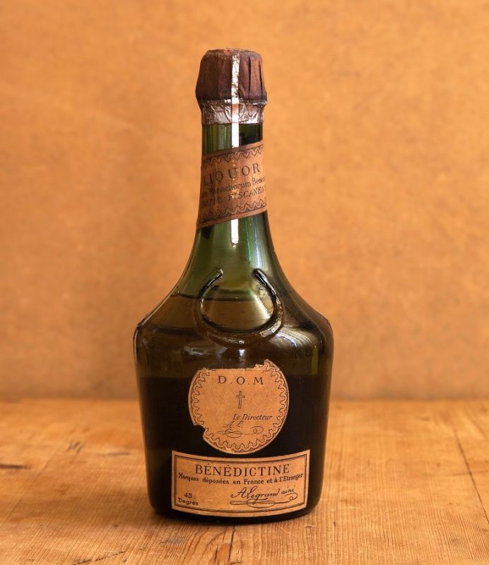 Benedictine (Benedictine) &#8211; monastery herbal liqueur from France