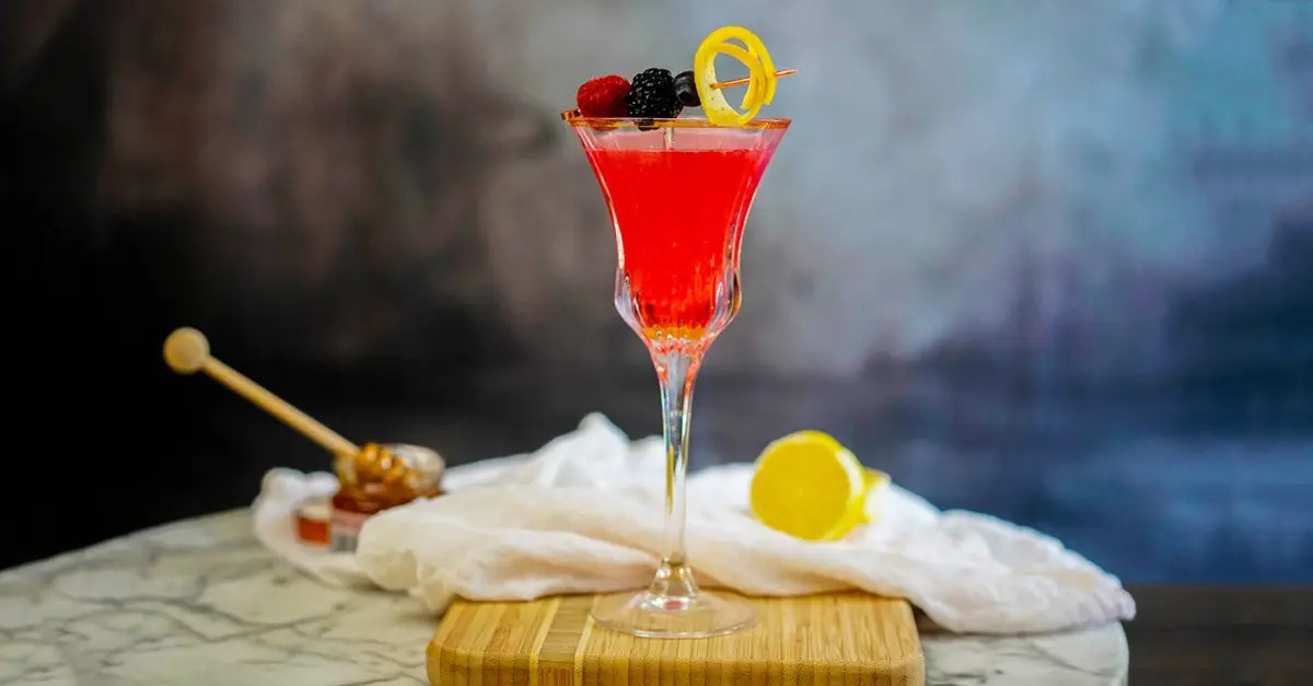 Berry Bee cocktail recipe