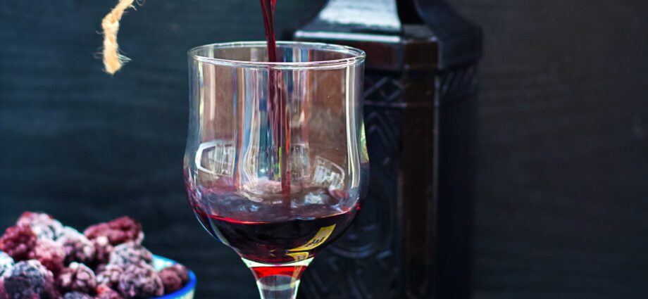 Blackberry liqueur: 6 recipes at home