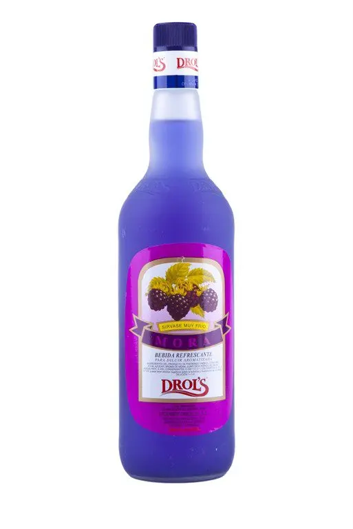 Blackberry liqueur with and without vodka (on fermentation)