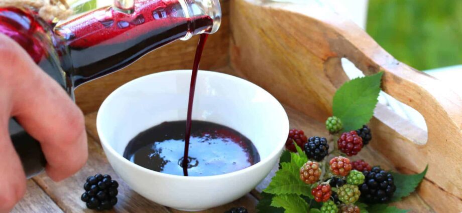 Blackberry syrup: 2 recipes at home