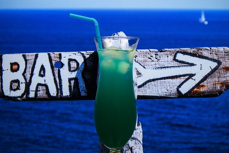 Blue Hawaii &#8211; a piece of the tropics in a glass