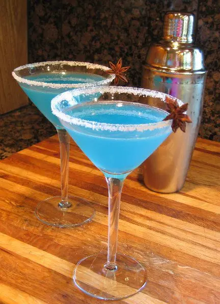 blue margarita cocktail recipe