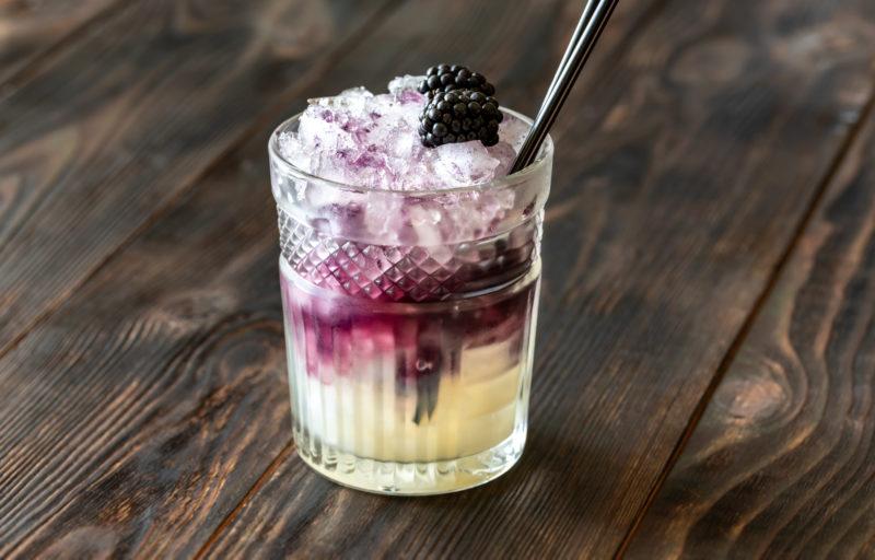 Bramble cocktail: history, ingredients, recipe