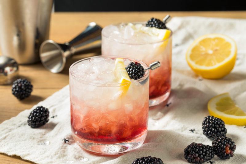 Bramble cocktail: history, ingredients, recipe