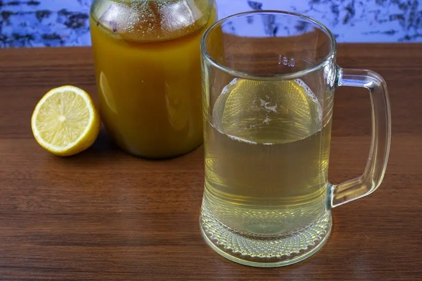 Carbonated birch kvass with honey and lemon