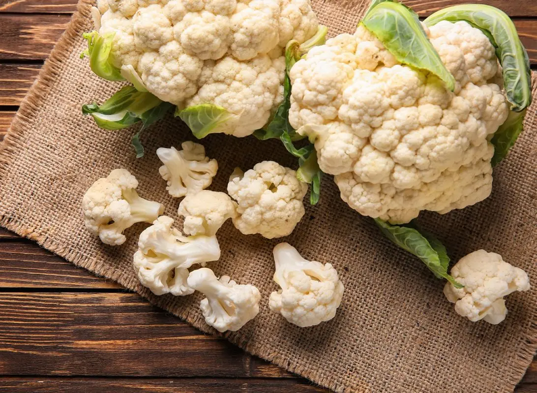 Cauliflower: what is it eaten with?