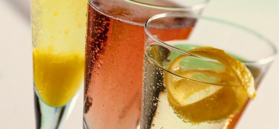 Champagne Cocktail &#8211; 3 best recipes, composition, proportions and history