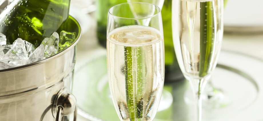 Champagne during pregnancy and lactation