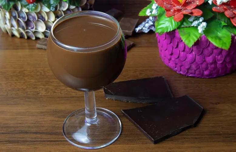 Chocolate wine: concept, brands, methods of cooking at home