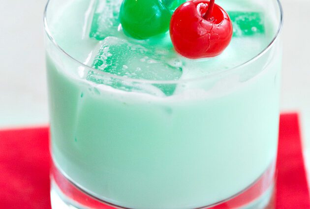 Christmas Green Dream cocktail recipe