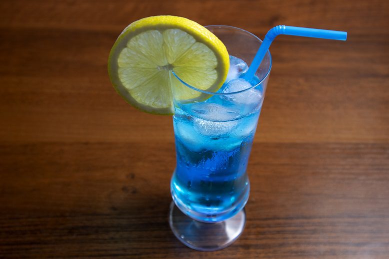 Cocktail Blue Lagoon (Blue Lagoon) &#8211; an extraordinary combination of vodka and liquor